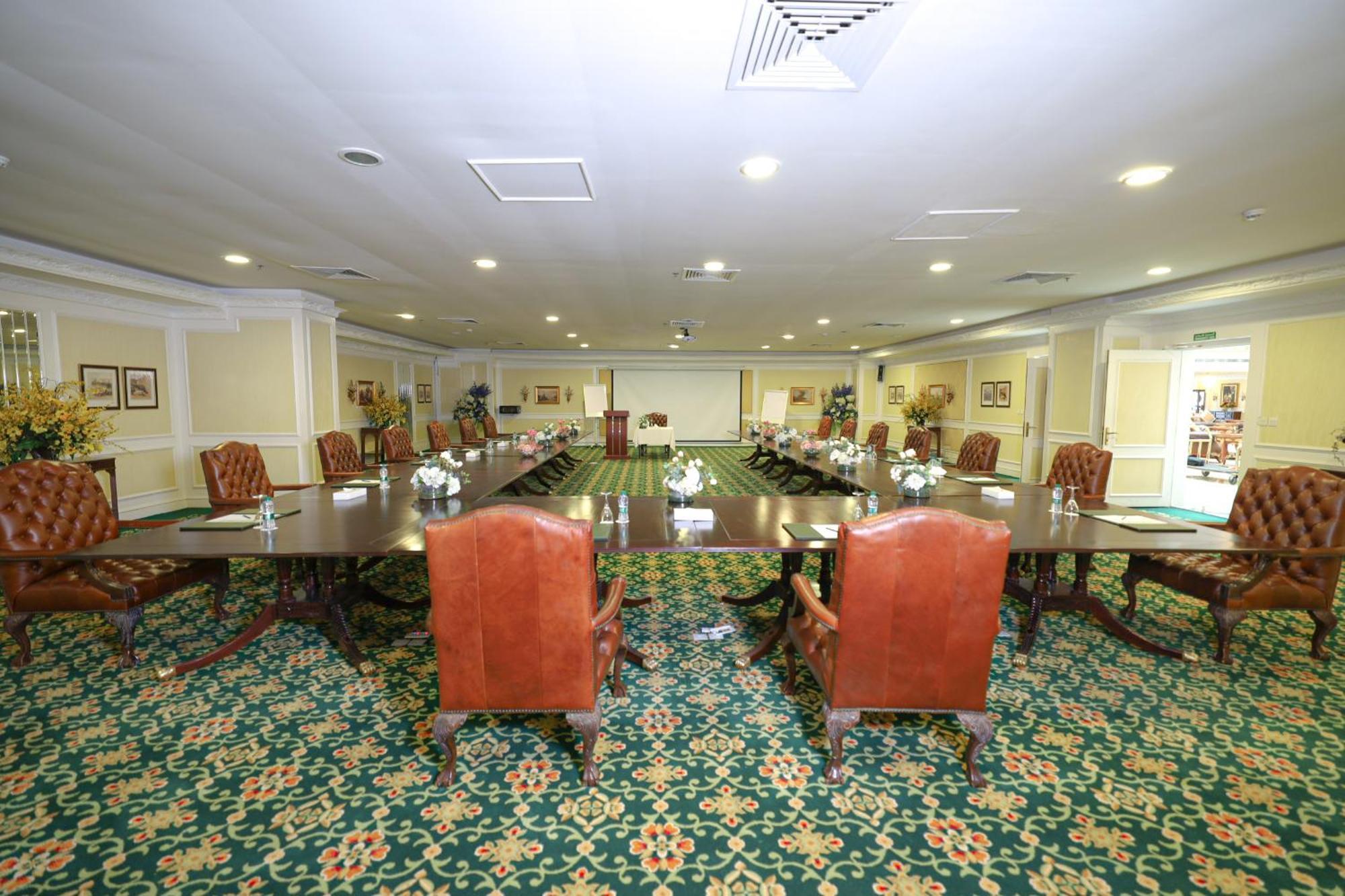 Habitat All Suites, Al Khobar Exterior foto The boardroom at the 1901 Club