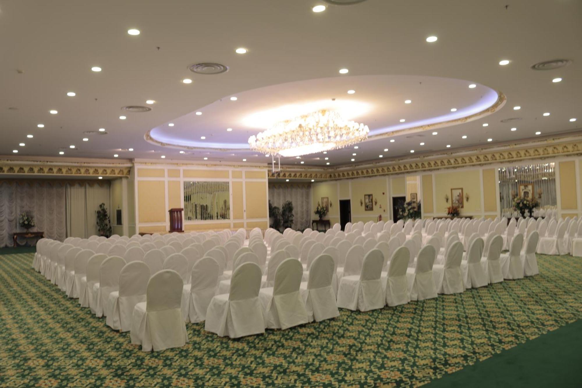 Habitat All Suites, Al Khobar Exterior foto The ballroom of the hotel